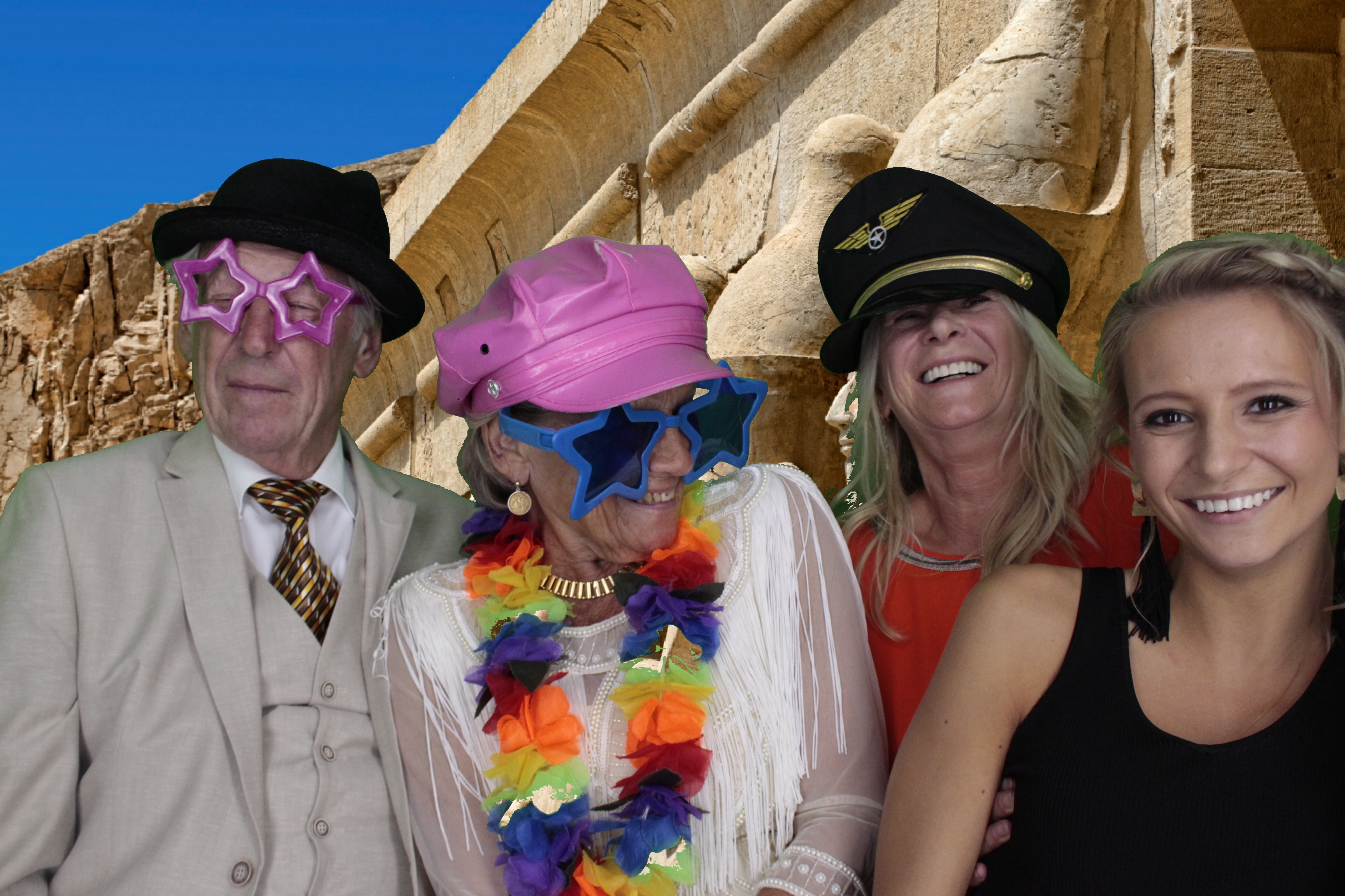 Mr & Mrs Bowles | View more photos from the event at gallery.myphotoboothexperience.co.uk/u/MyPhotoBoothExperienceLtd/Mr-Mrs-Bowles